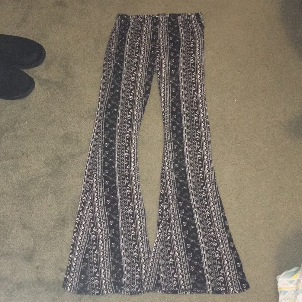 Stretchy bell bottom yoga type pants!!
